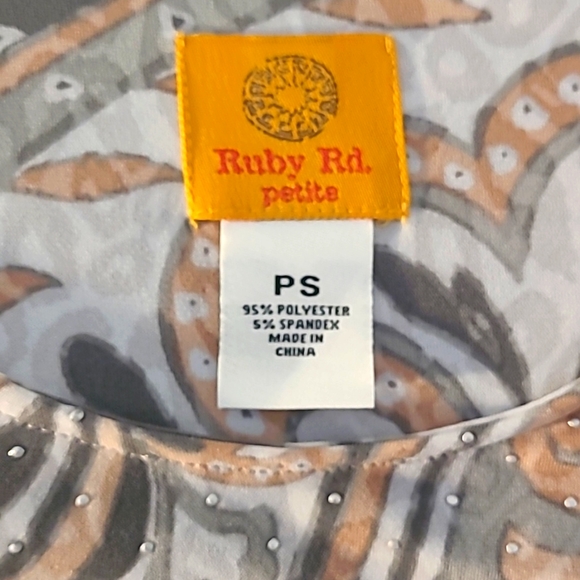 NWT RUBY RD petite S Tunic.  Poly/spandex.  Gray/cream/peach.  Beautiful! - Picture 2 of 4